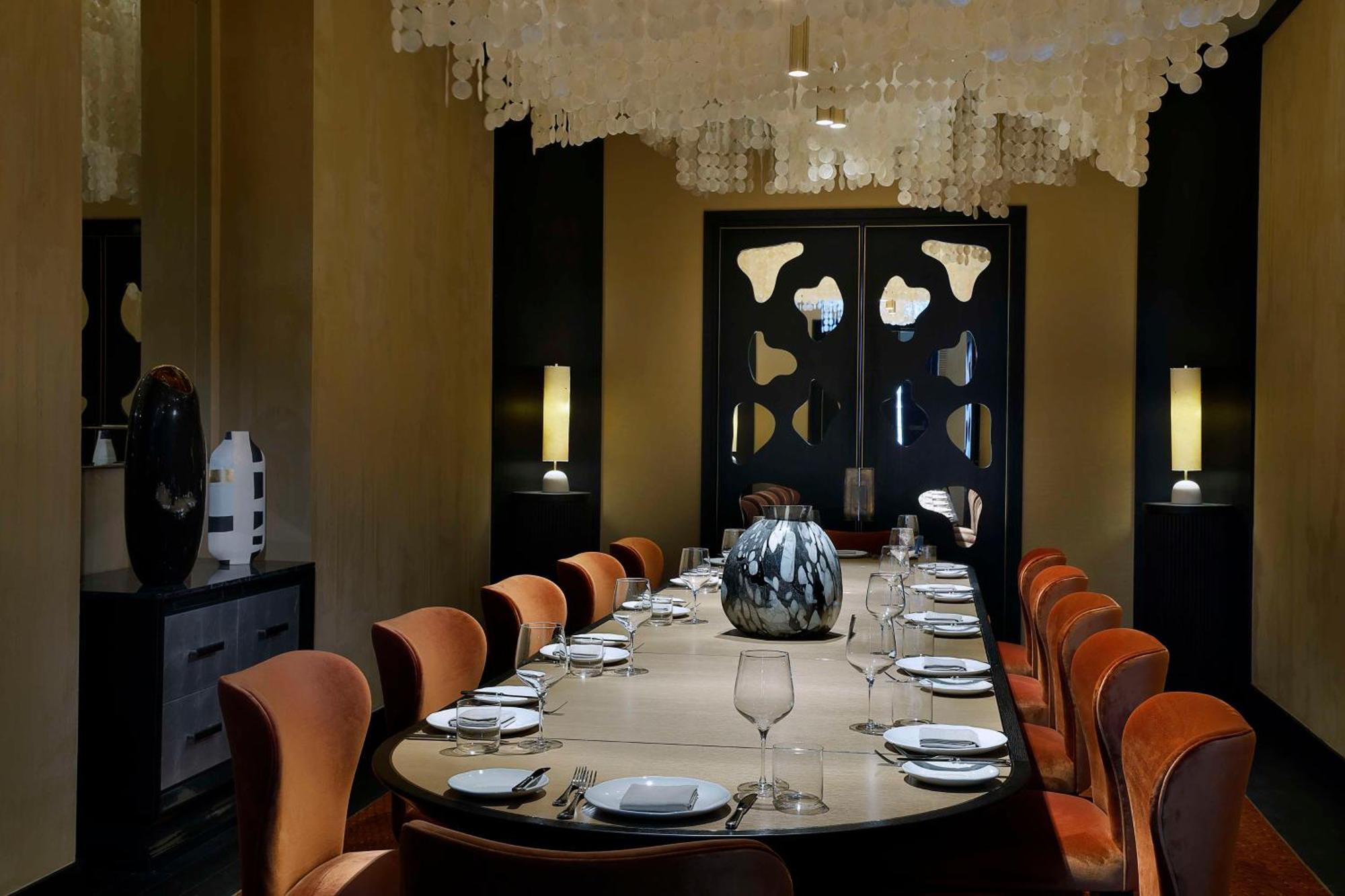 Waldorf Astoria Doha Lusail ภายนอก รูปภาพ Private dining room at the restaurant
